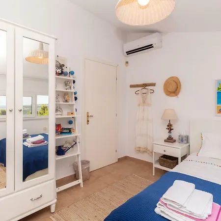 Electra's Private Beach Villa *