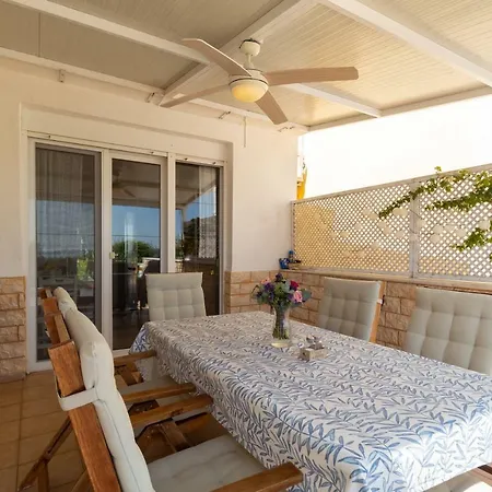 Electra's Private Beach Villa *